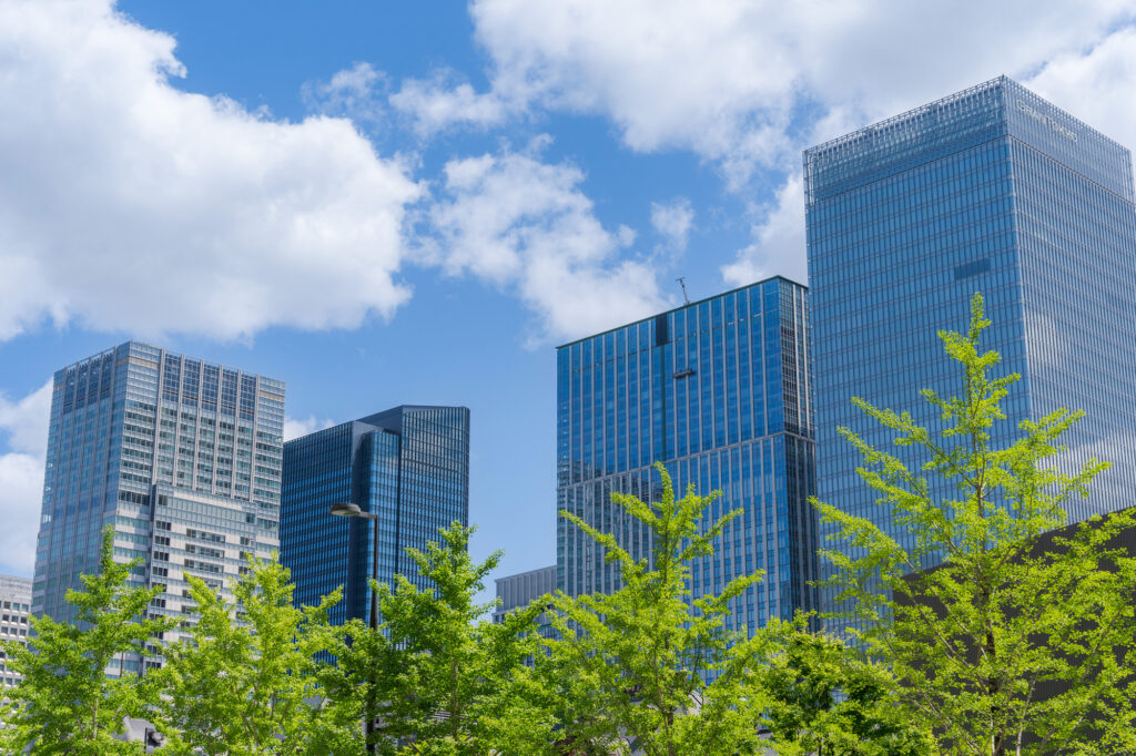 ビル群と青空